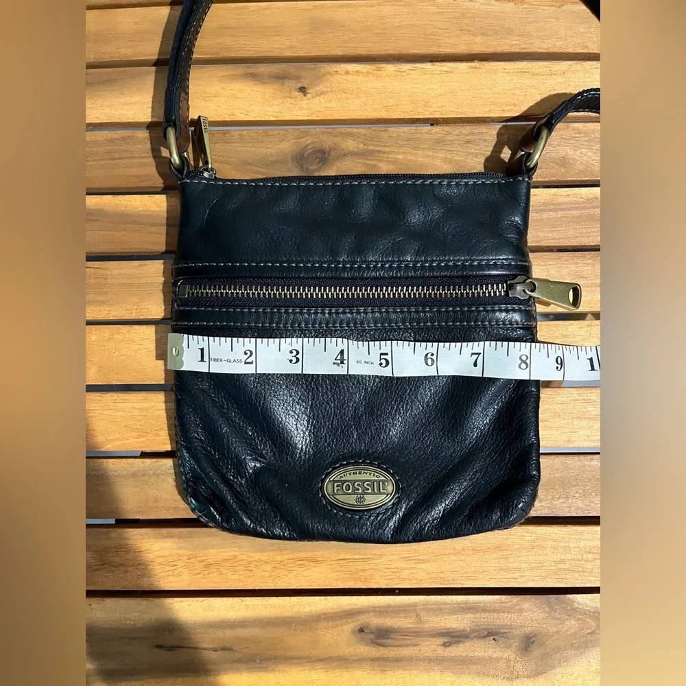 🖤FOSSIL leather crossbody bag black with brass hardware 🖤 - Picture 12 of 16